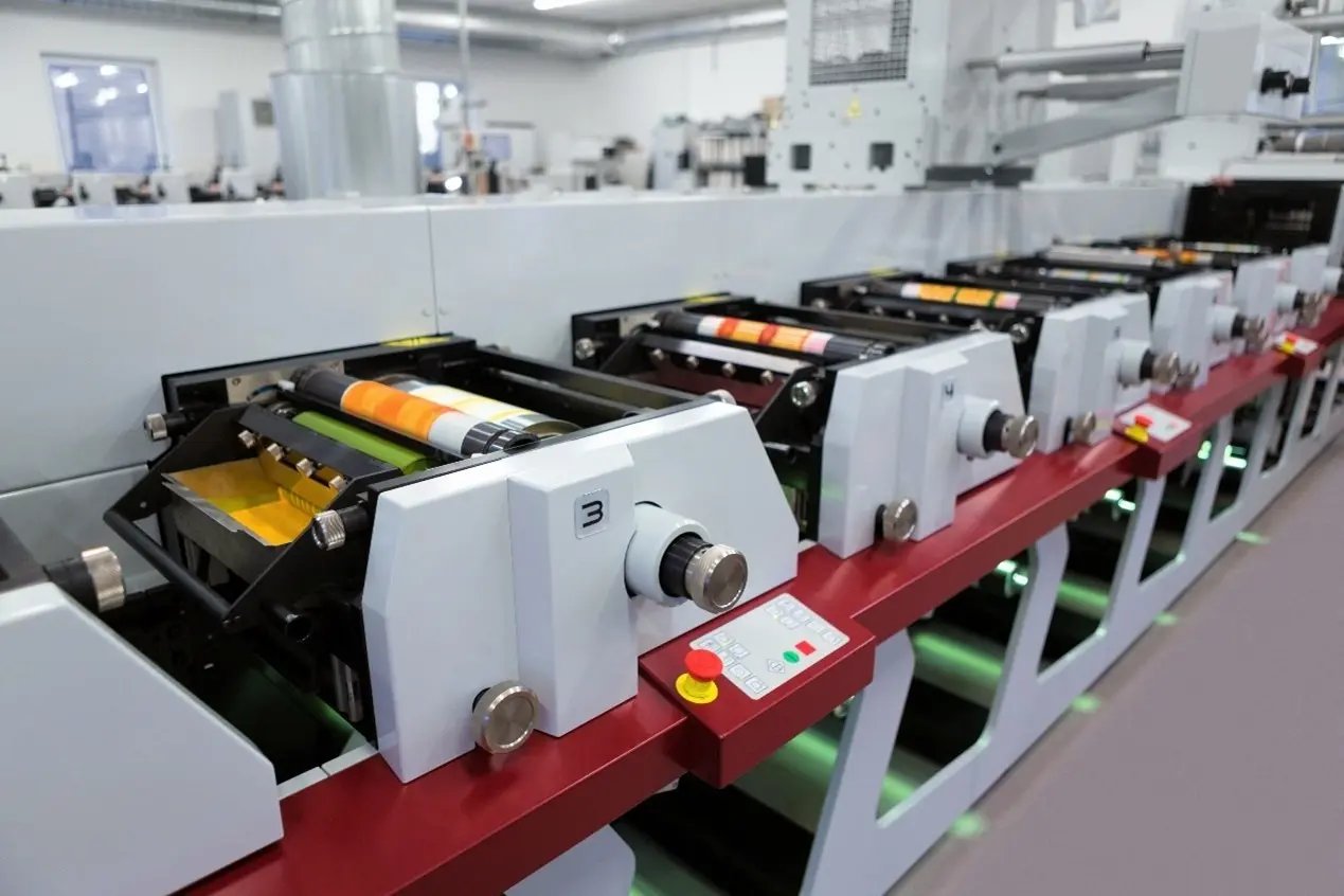 Multiple size flexographic printing machines in XLD’s production facility